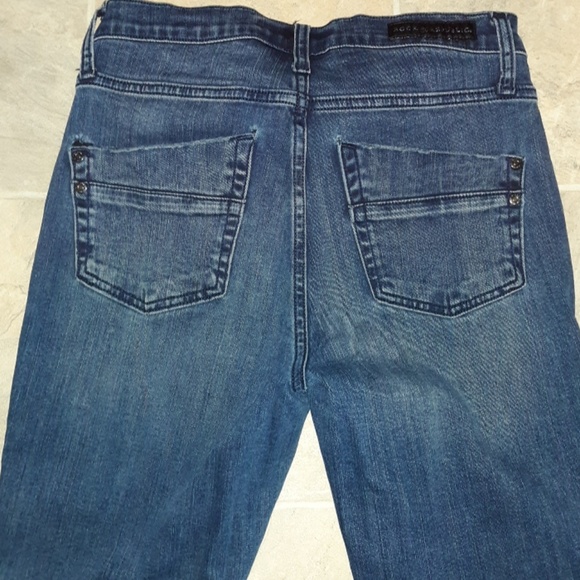 Women's Jean's - Picture 2 of 3